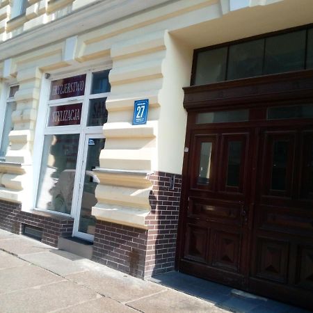 Hostel Tulip - pokój nr 8 ze wspólną łazienką i kuchnią Szczecin Exterior foto